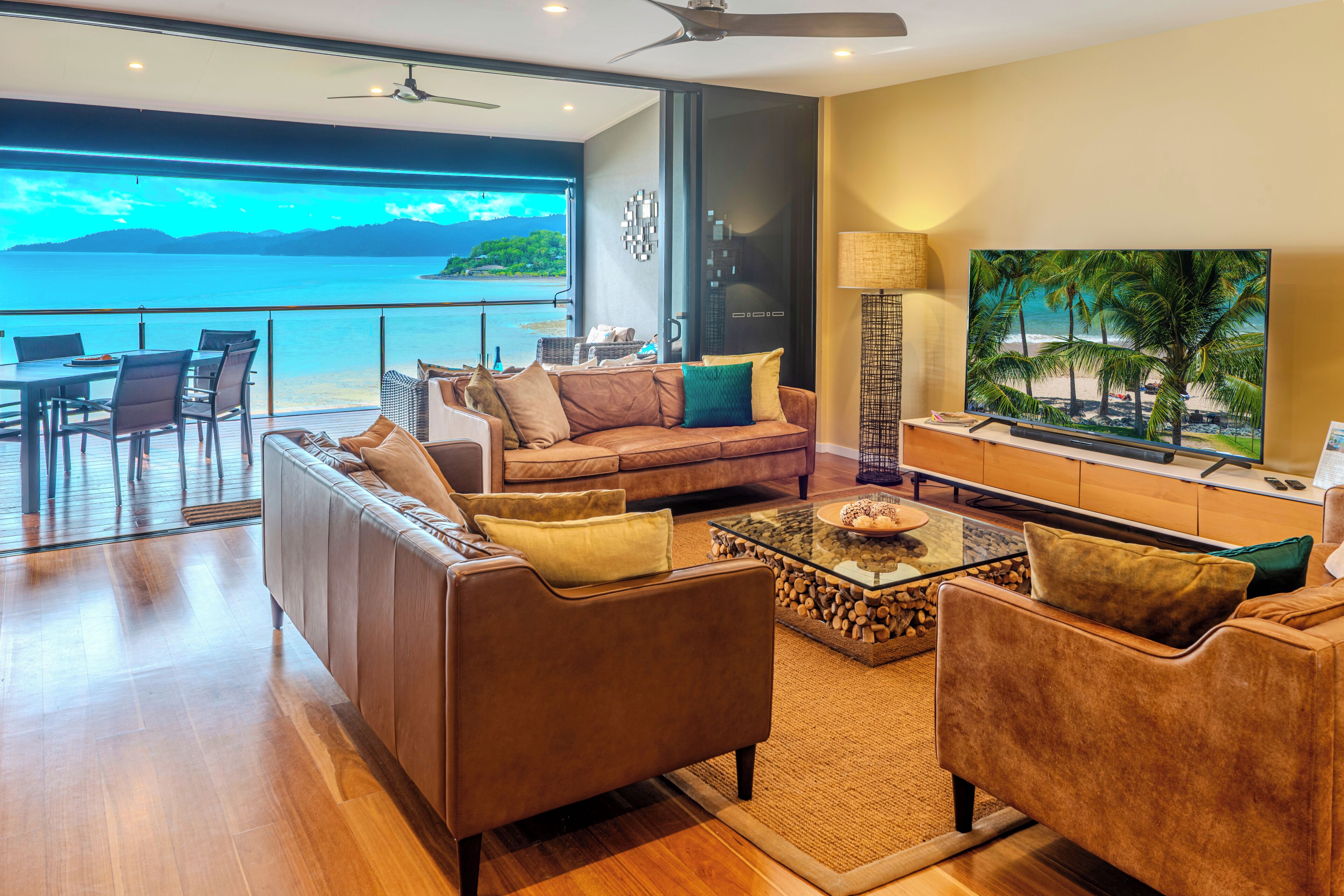 Luxury Apartment, Sea View, Oceanfront | Living room