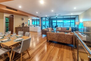 Luxury Apartment, Sea View, Oceanfront | Free WiFi