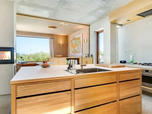 Fridge, dishwasher, cookware/dishes/utensils