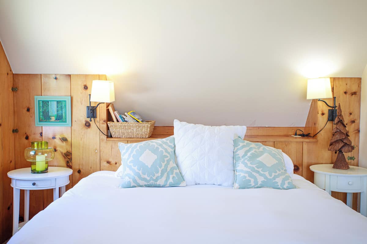 Cortinas blackout, tabla de planchar con plancha y wifi gratis