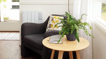 Harbor View | Blackout curtains, iron/ironing board, free WiFi