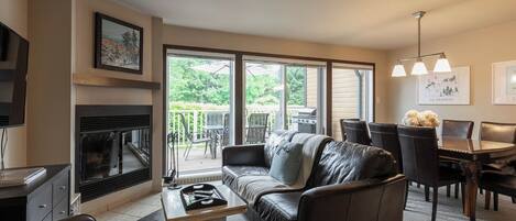 Smart-TV, Kamin, DVD-Player