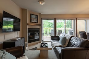 Smart TV, fireplace, DVD player