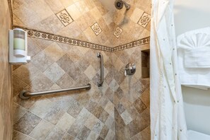Dusche, Haartrockner, Shampoo