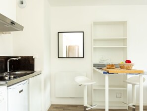 Fridge, microwave, cookware/dishes/utensils