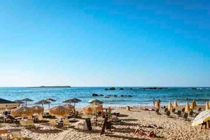 Tæt på stranden