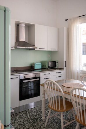 Fridge, oven, stovetop, coffee/tea maker - M - Modern Living | Suite (Chania)
