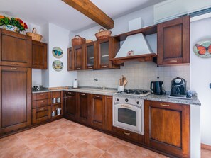 Fridge, oven, toaster, highchair