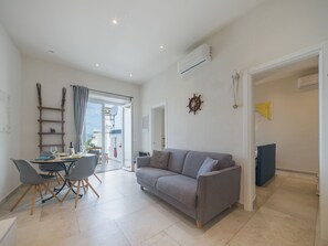TV - La Frida by Interhome (Lerici)