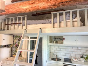 Fridge, cookware/dishes/utensils - Skyberga Torp Lilla stugan by Interhome (Kumla)