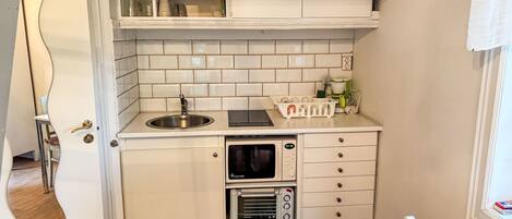 Kühlschrank, Kochgeschirr/Geschirr/Besteck