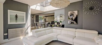 Perfect Booking | Luxury Home With Pool & Gym