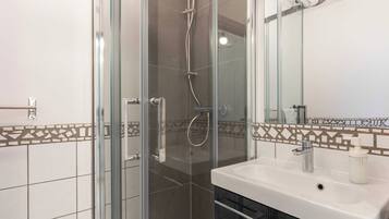 Apartment | Bathroom