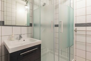 Apartment | Bathroom