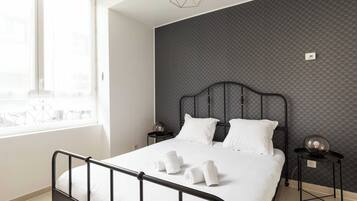 2 chambres, fer et planche à repasser, draps fournis