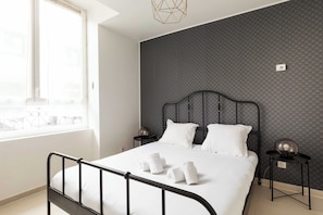 Apartment | 2 bedrooms, iron/ironing board, bed sheets