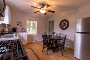 Unclassified image, 4 of 29, button