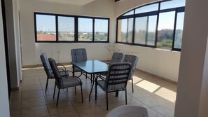 Dining - Spacious 3-bedroom apartment ( penthouse) in a lovely touristic area in larnaca (Larnaka)