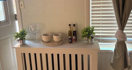 One Bedroom Apartment in downtown St Catharines. Very close to Montebello Park