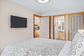 Schreibtisch, Bügeleisen/Bügelbrett, WLAN, Bettwäsche