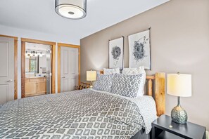 2 Schlafzimmer, Schreibtisch, Bügeleisen/Bügelbrett, kostenloses WLAN
