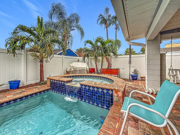 A heated pool - Pool Home in Seminole Florida (Seminole)