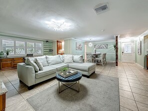 Televisión y chimenea 