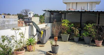 Aradhya Homestay Spacious 5-AC Bedrooms Ayodhya with Wi-Fi