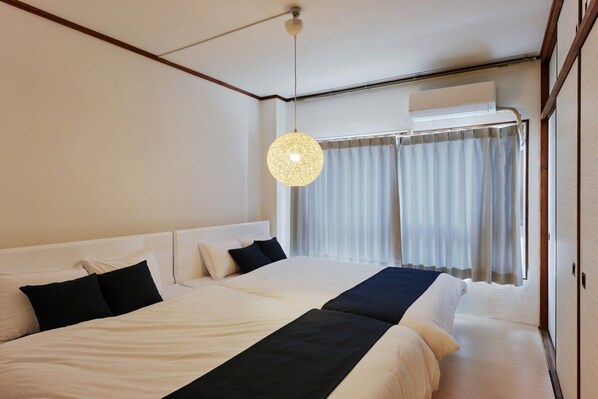 1 bedroom, iron/ironing board, internet