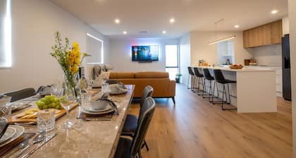 Brand New | Games Room | Walking distance to shops