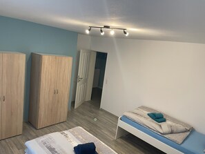 2 bedrooms, WiFi, bed sheets