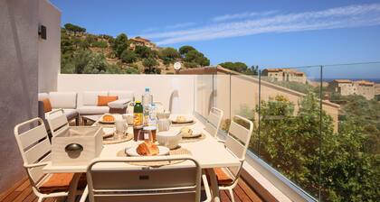 Luxury apartment for 6 people, sea view, 800m from center and beaches