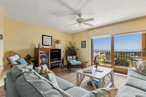 TV - 609 Sailmaker - Seaside Escape (Fernandina Beach)
