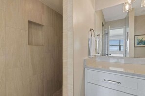 Shower, hair dryer - 609 Sailmaker - Seaside Escape (Fernandina Beach)
