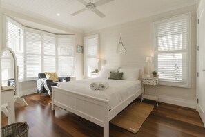 4 chambres, fer et planche à repasser, Wi-Fi gratuit, draps fournis