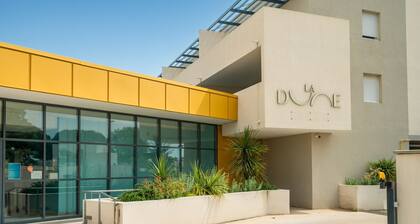 Apartamento junto al mar con piscina