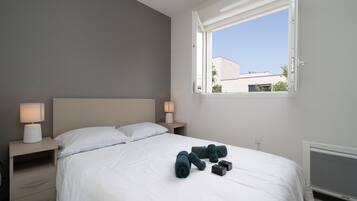 2 chambres, fer et planche Ă repasser
