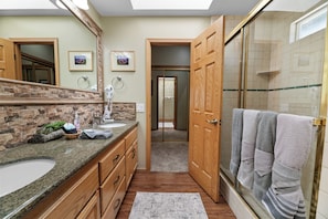 Bathroom - Stony Creek Cabin (Big Bear Lake)