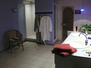 House | Bathroom