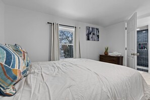3 bedrooms, free WiFi, bed sheets - Downtown-Ready 3BR3BA | Modern, Spacious & Private (Columbus)
