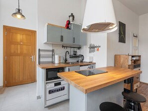 Réfrigérateur, micro-ondes, four, lave-vaisselle