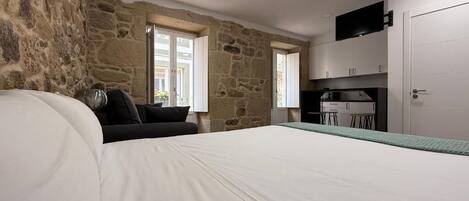 1 bedroom, iron/ironing board, internet, bed sheets