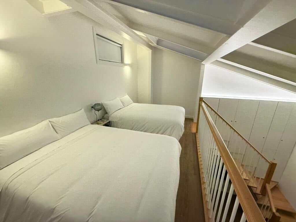 1 slaapkamer, een strijkplank/strijkijzer, wifi, beddengoed