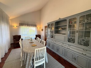 Dining - Casa Carlés by URent (Pontecesures)