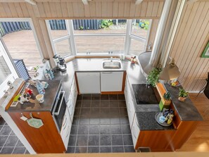 Fridge, microwave, dishwasher, cookware/dishes/utensils