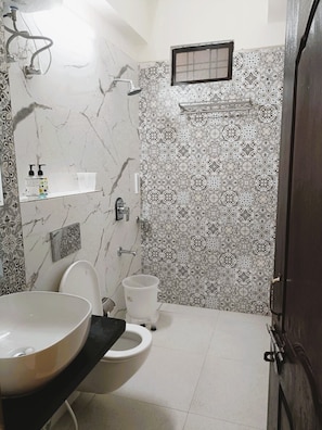 Superior Double Room, Non Smoking | Bathroom | Shower, free toiletries, hair dryer, slippers - Hotel Jheel Mahal (Udaipur)