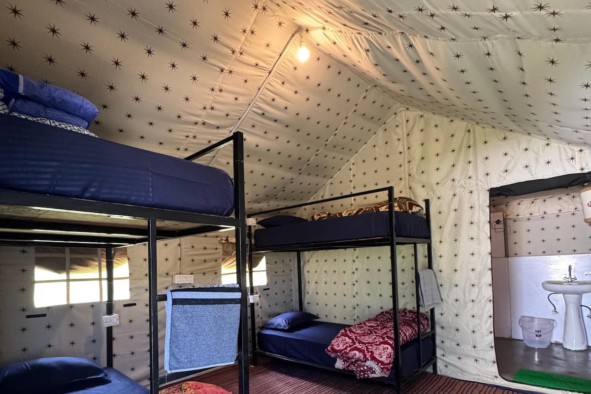 Tent | Wi-fi percuma, cadar katil