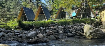 Sunshine Cafe & Cottage Riverside