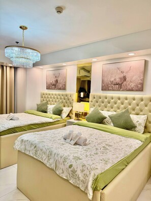 1 bedroom, internet, bed sheets - 1BR Bahamas 19th floor, Azure Parañaque (Paranaque City)
