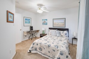 4 bedrooms, iron/ironing board, free WiFi, bed sheets - House just 3 miles from TAMU (College Station)
